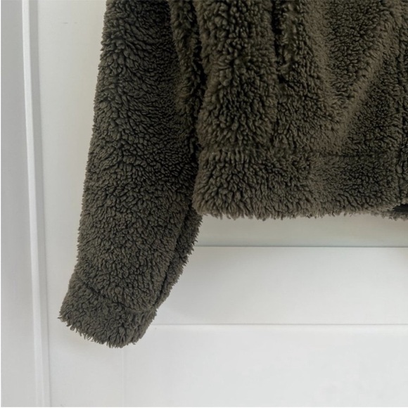 Lululemon Cropped Teddy Jacket Olive Green - Picture 10 of 11